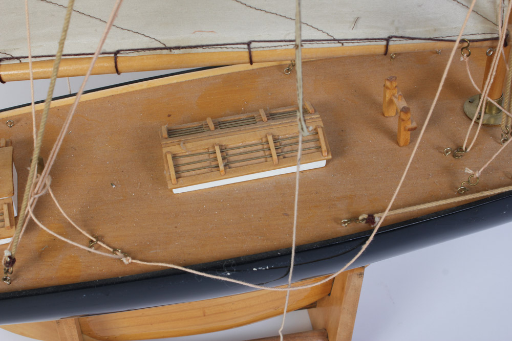 Model Pond Yacht of the 1901 "Columbia"