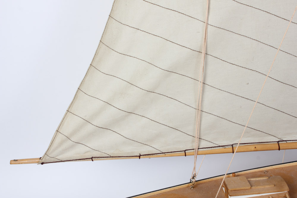 Model Pond Yacht of the 1901 "Columbia"