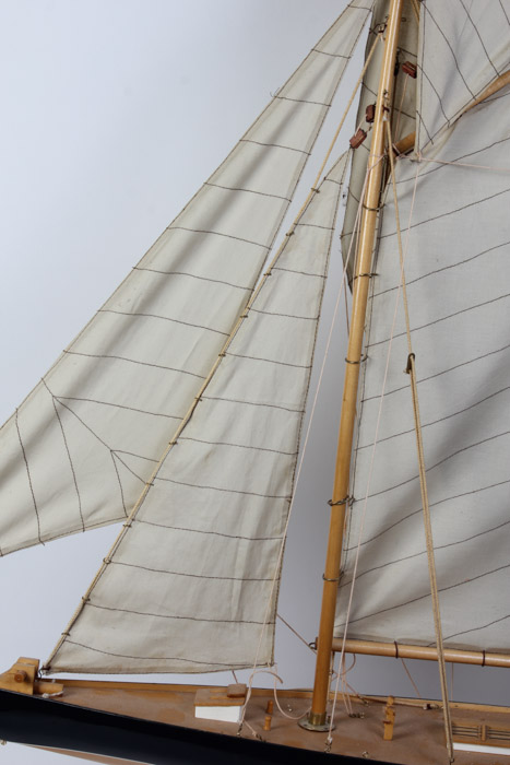 Model Pond Yacht of the 1901 "Columbia"