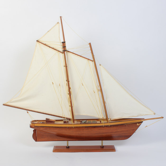 Model Pond Yacht