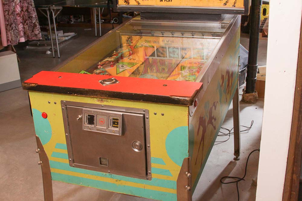 1972 Williams "Winner" Horse Racing Theme Pinball Machine