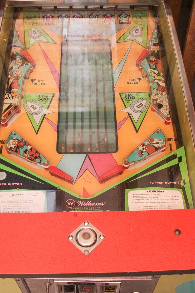 1972 Williams "Winner" Horse Racing Theme Pinball Machine
