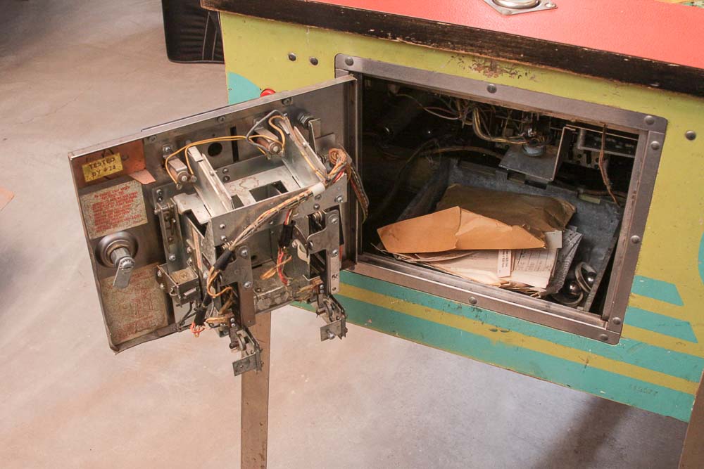 1972 Williams "Winner" Horse Racing Theme Pinball Machine