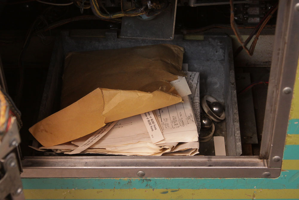 1972 Williams "Winner" Horse Racing Theme Pinball Machine