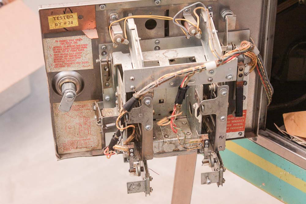 1972 Williams "Winner" Horse Racing Theme Pinball Machine