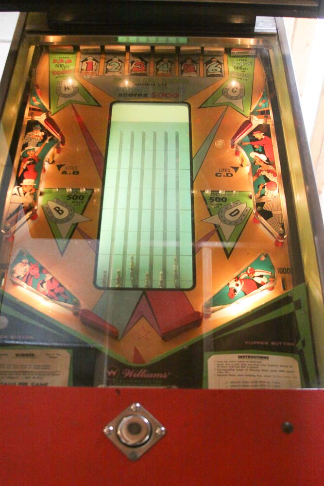 1972 Williams "Winner" Horse Racing Theme Pinball Machine