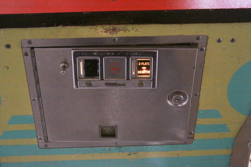 1972 Williams "Winner" Horse Racing Theme Pinball Machine