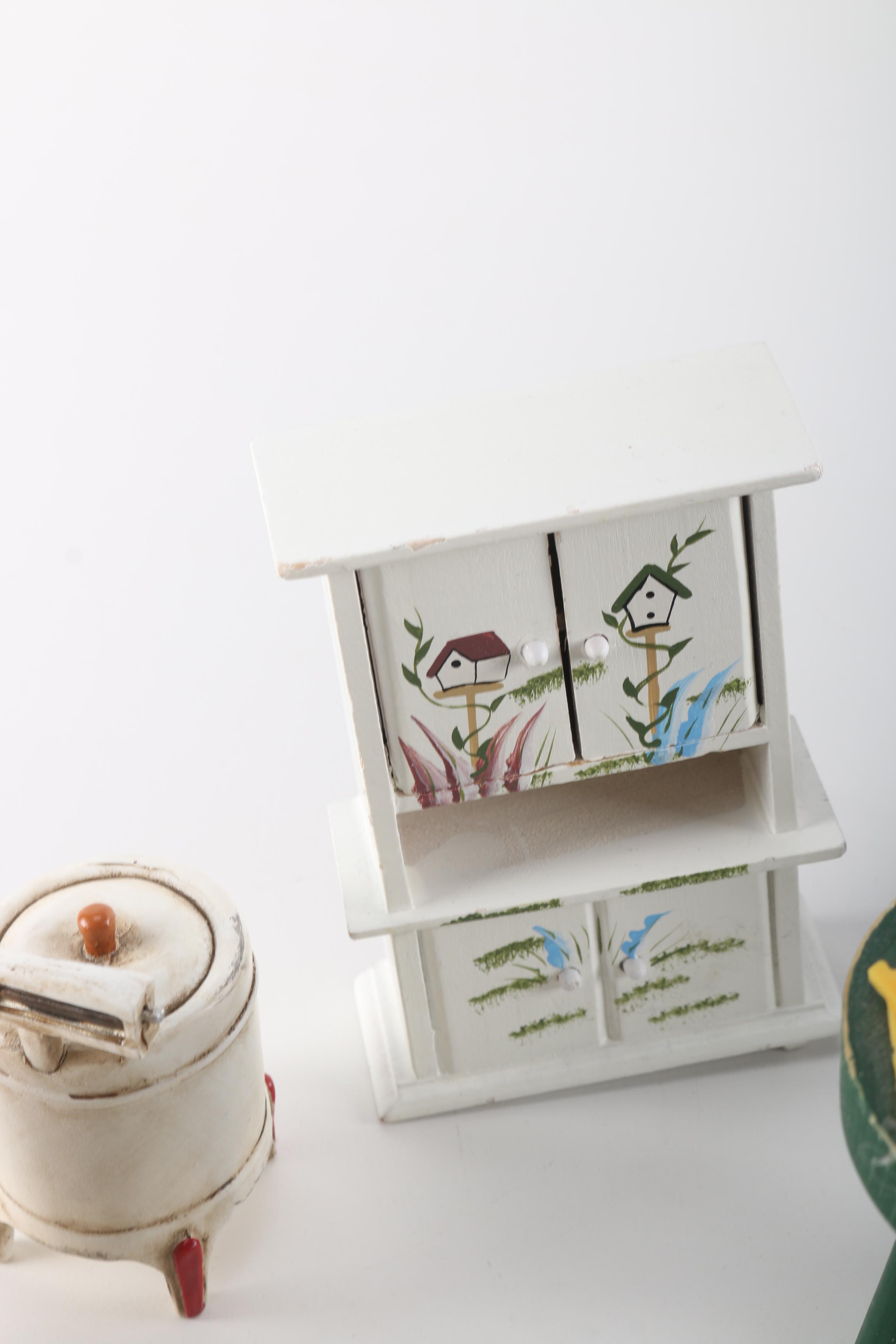 Dollhouse Furniture, Miniatures, and Accessories