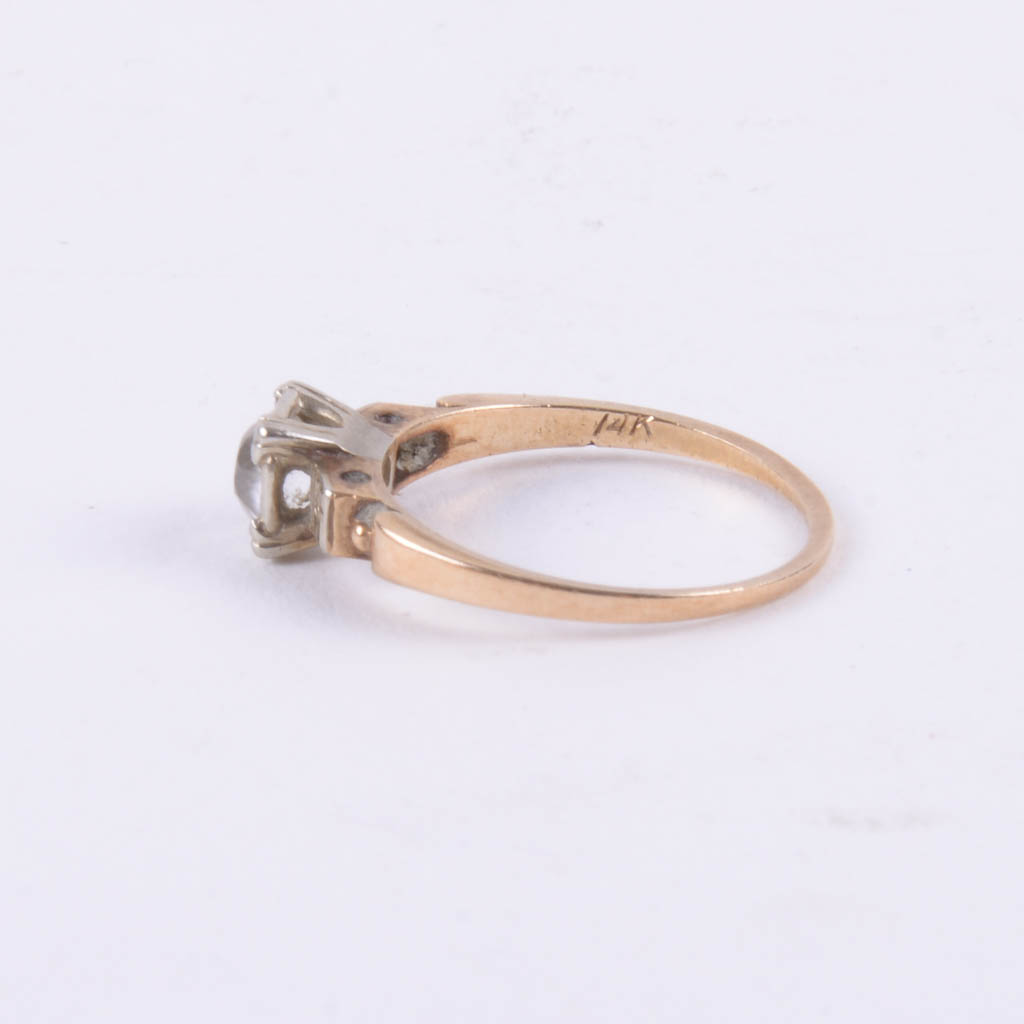 Pair of 14K Yellow Gold Rings With White Sapphire and Amethyst Stones