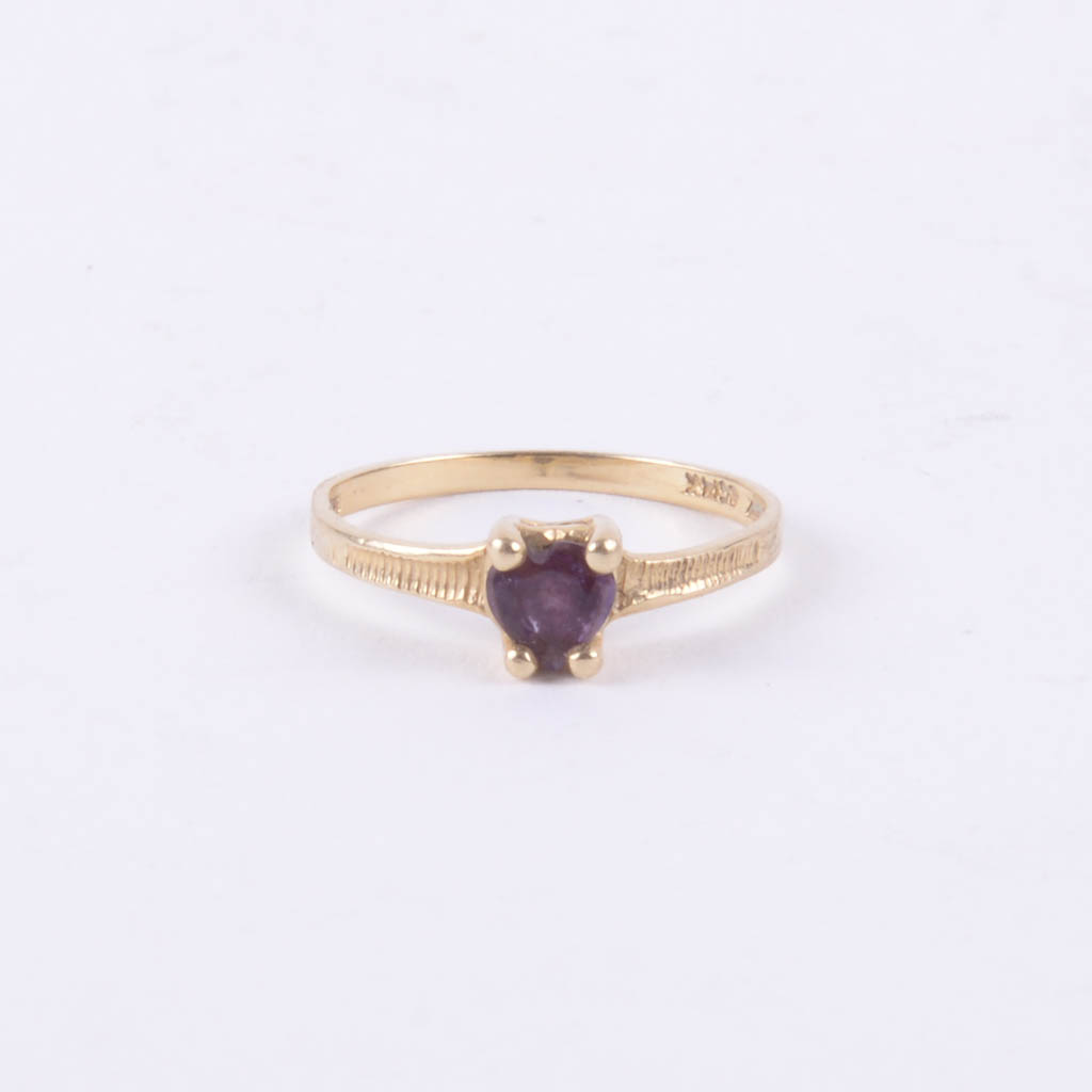 Pair of 14K Yellow Gold Rings With White Sapphire and Amethyst Stones