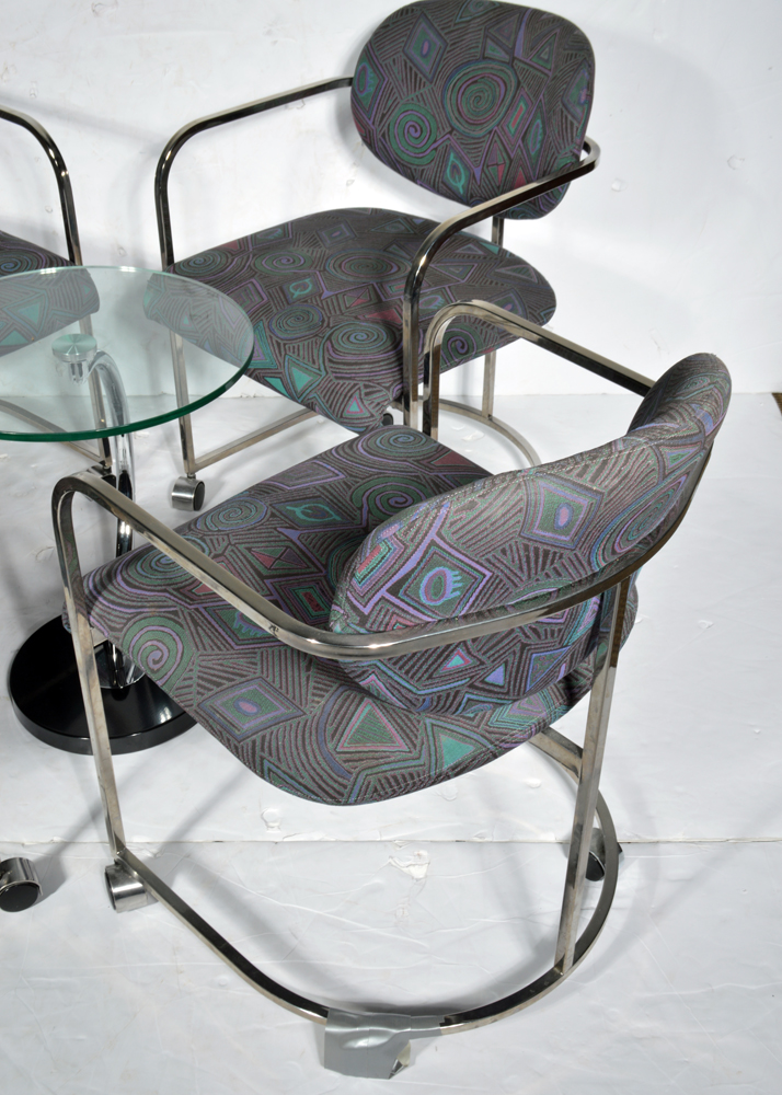 1980s Modern Set of Chairs and Side Table