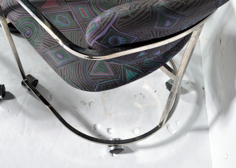 1980s Modern Set of Chairs and Side Table