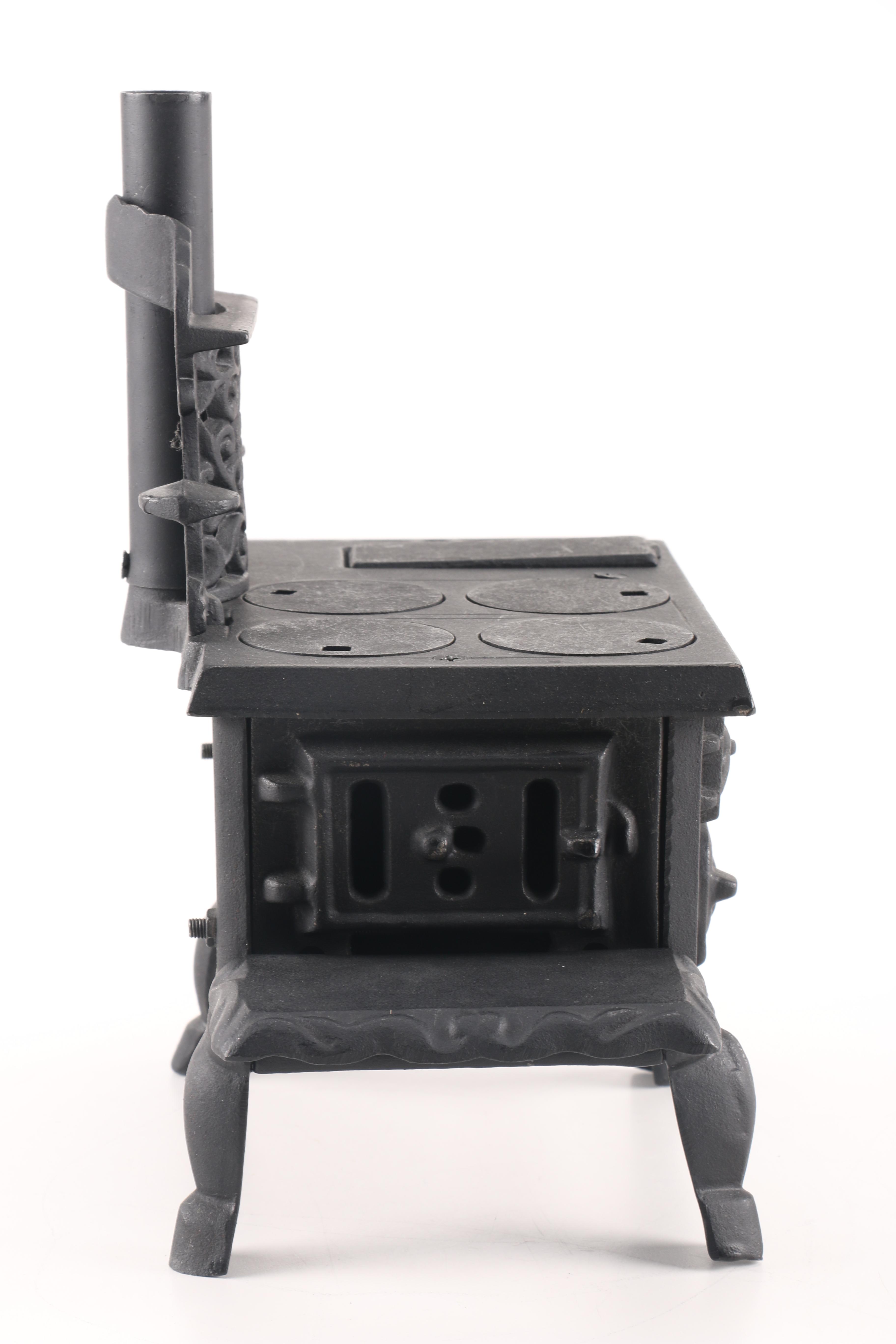 Miniature "Old Mountain" Cast Iron Stove and Accessories