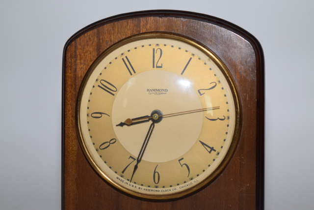 Vintage Hammond Synchronous Electric Desk Clock