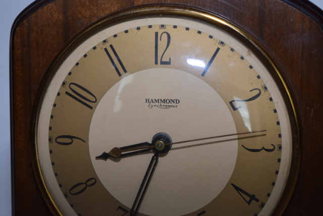 Vintage Hammond Synchronous Electric Desk Clock