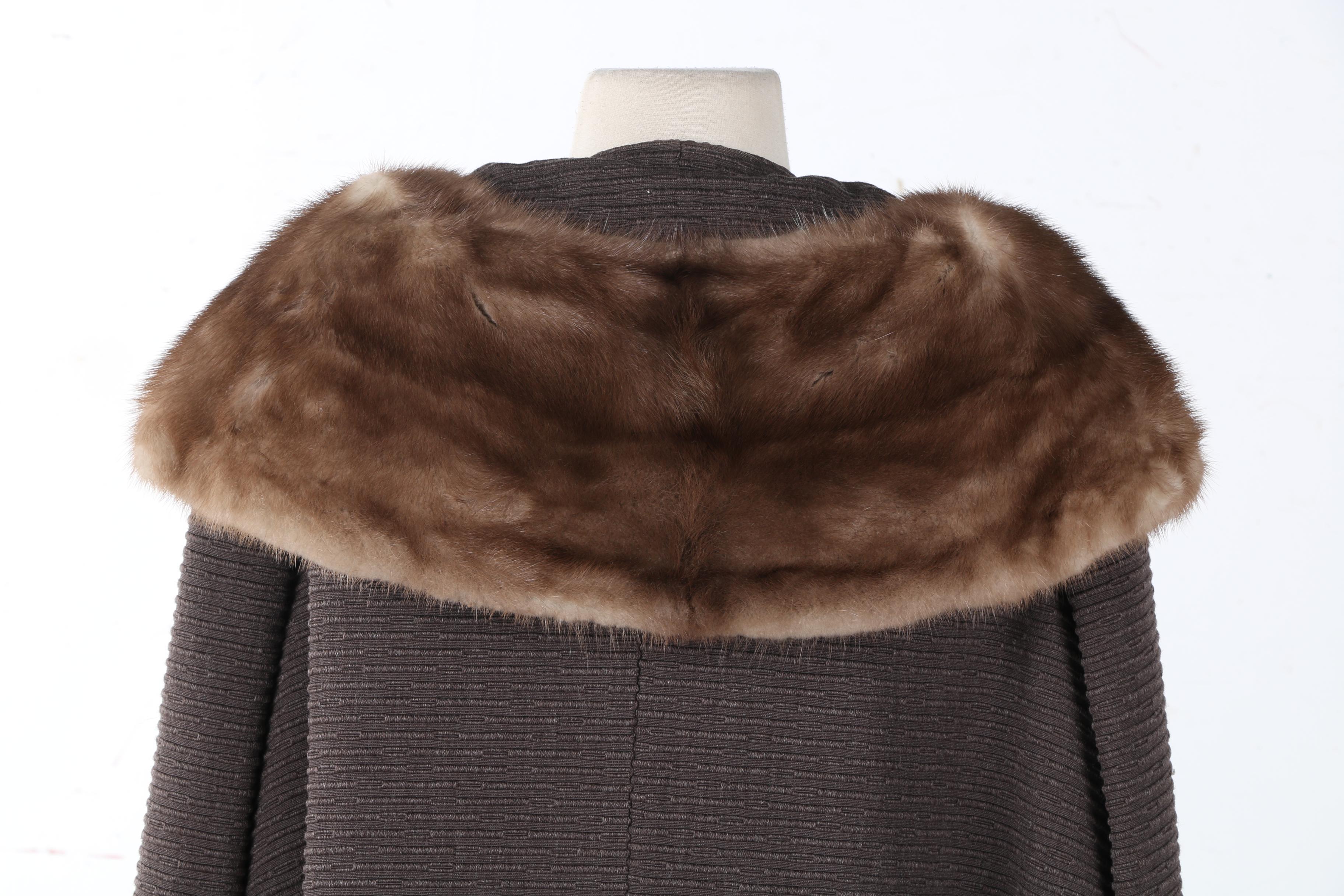 Women's Vintage Coat with Mink Collar
