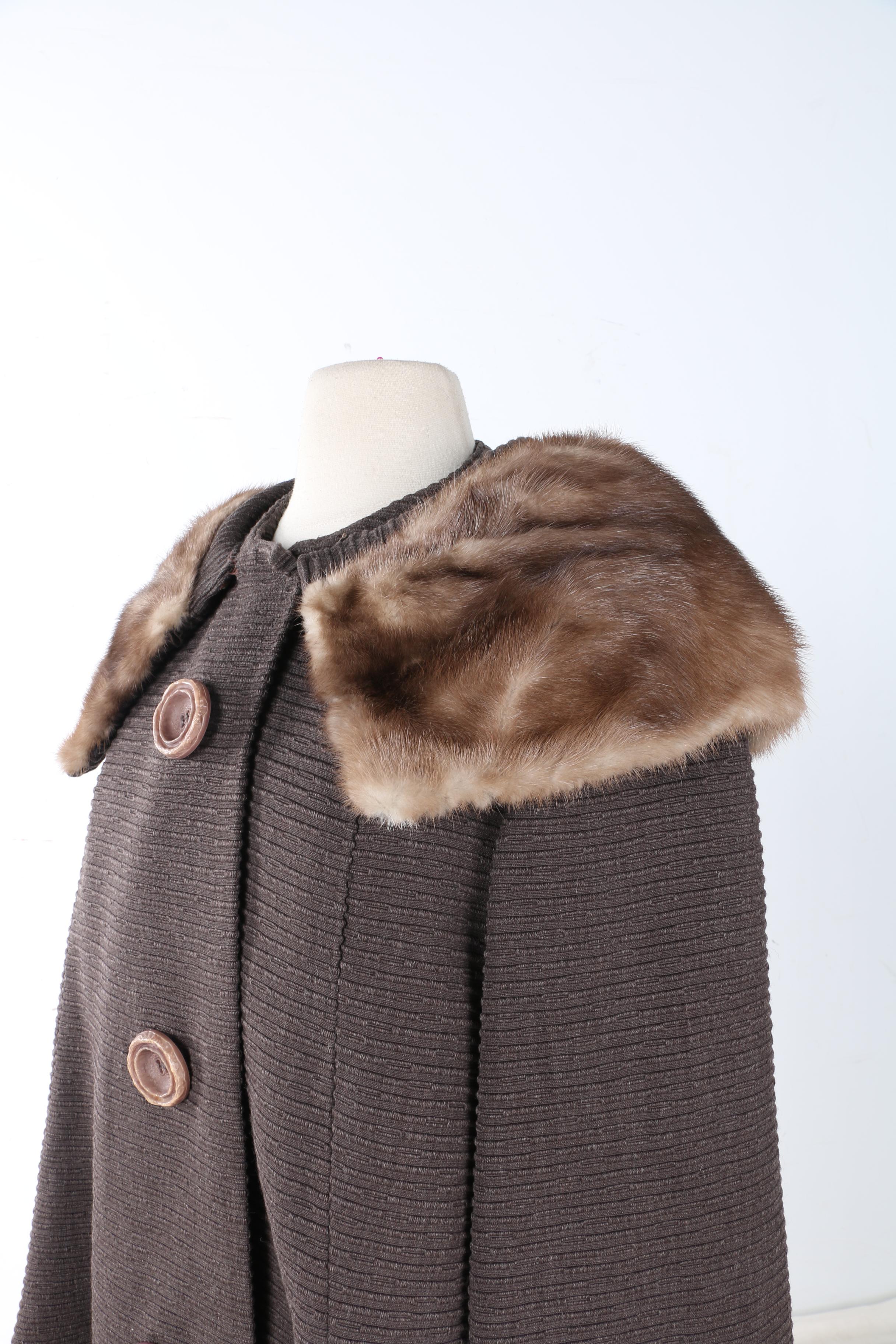 Women's Vintage Coat with Mink Collar