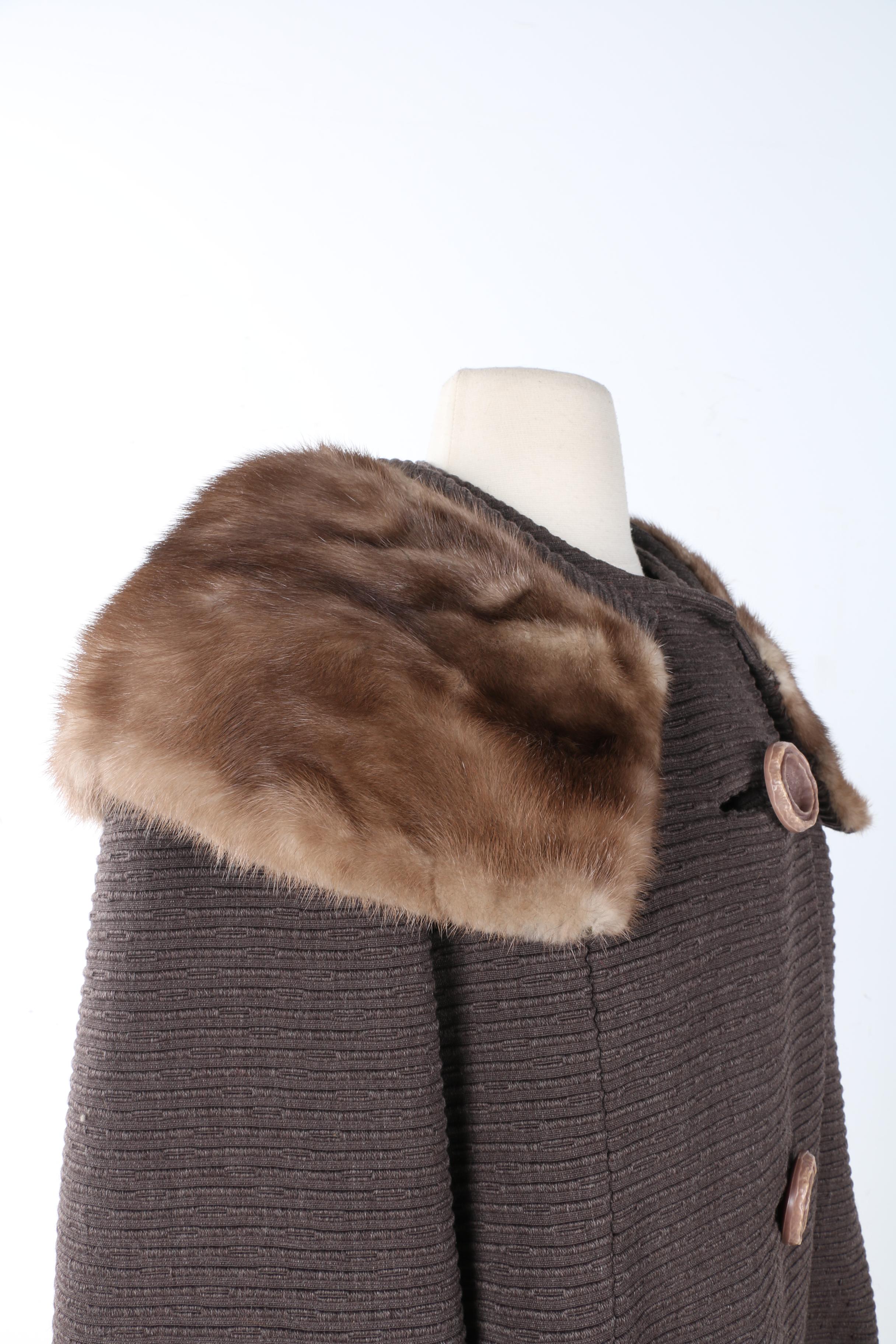 Women's Vintage Coat with Mink Collar