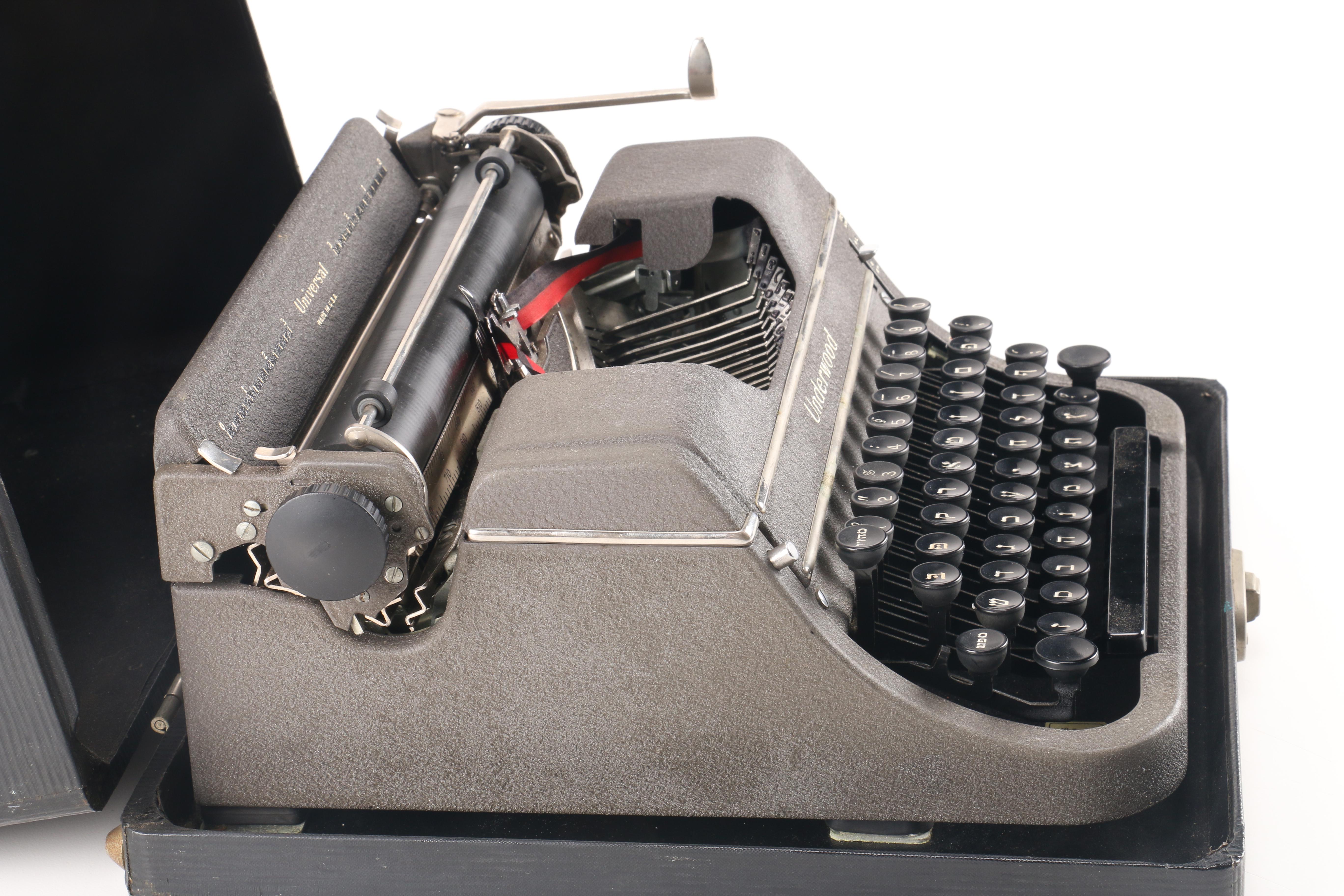 Underwood "Universal" Hebrew Typewriter with Case, Circa 1930s-40s