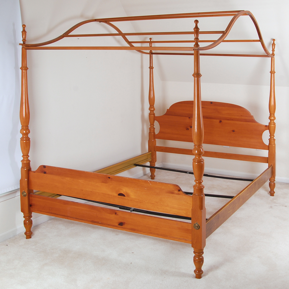 Vintage Pine Full Size Canopy Bed