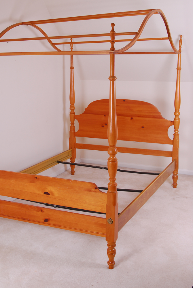 Vintage Pine Full Size Canopy Bed