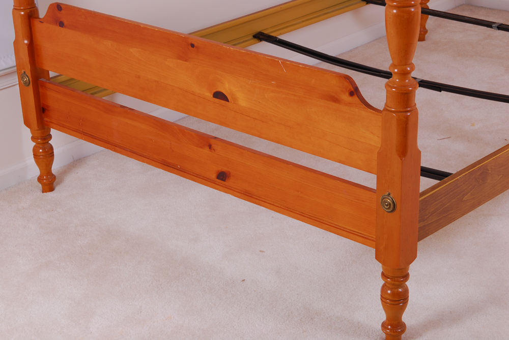 Vintage Pine Full Size Canopy Bed