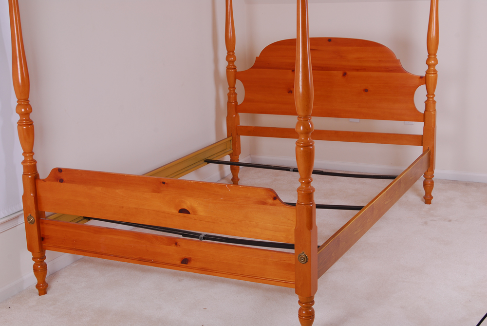 Vintage Pine Full Size Canopy Bed