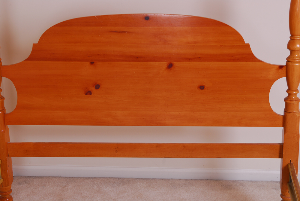 Vintage Pine Full Size Canopy Bed