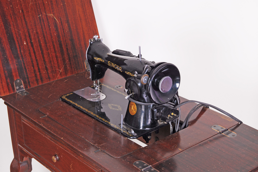 Vintage Singer Sewing Machine and Stand