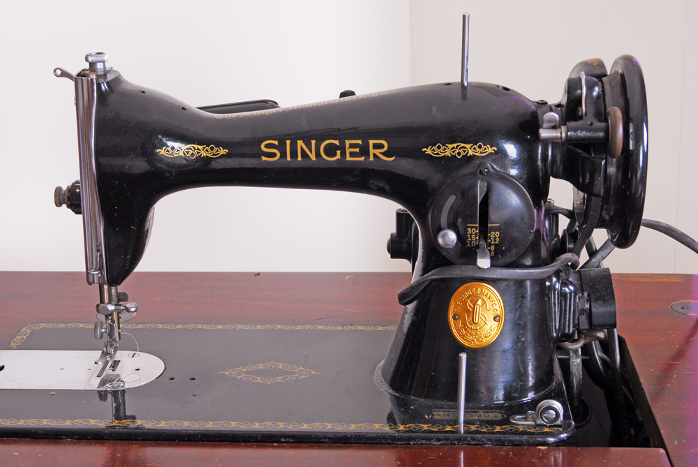 Vintage Singer Sewing Machine and Stand