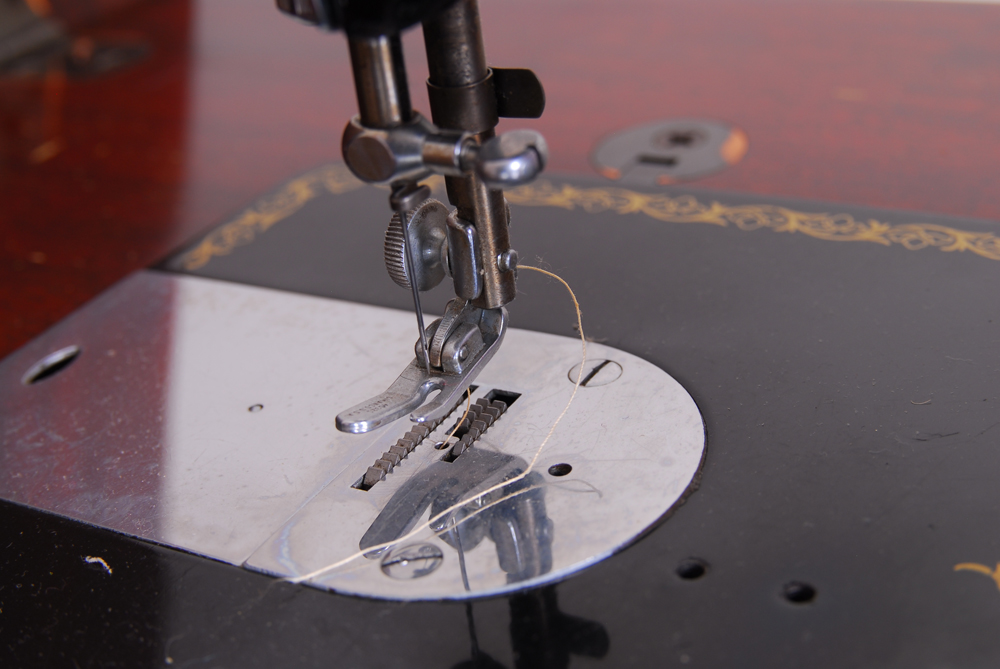 Vintage Singer Sewing Machine and Stand