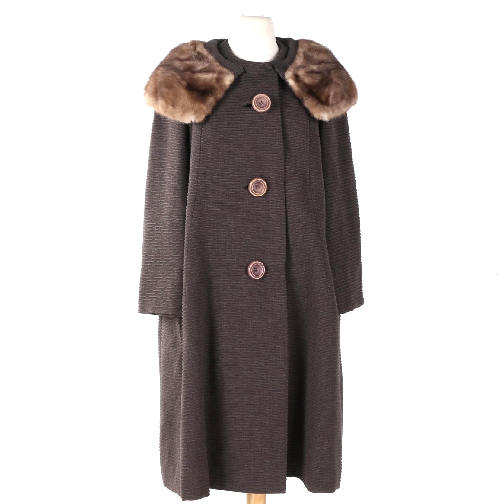 Women's Vintage Coat with Mink Collar