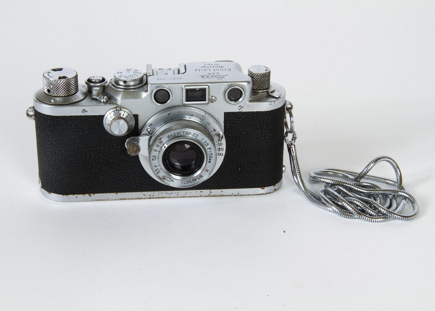 Vintage Leica D.R.P. Ernst Leitz Wezlar Camera and a Pair of Manuals