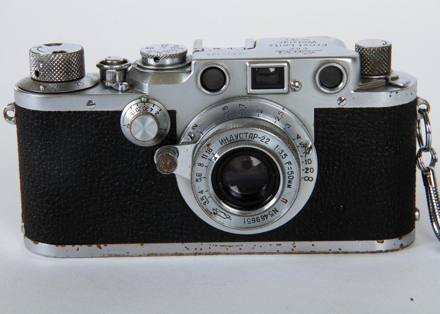 Vintage Leica D.R.P. Ernst Leitz Wezlar Camera and a Pair of Manuals