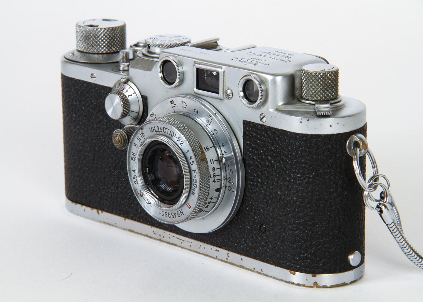 Vintage Leica D.R.P. Ernst Leitz Wezlar Camera and a Pair of Manuals