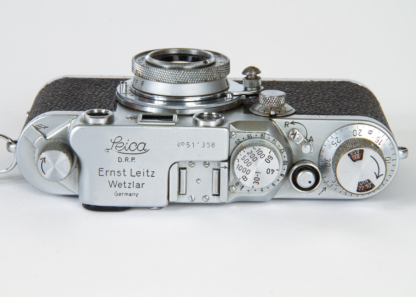Vintage Leica D.R.P. Ernst Leitz Wezlar Camera and a Pair of Manuals