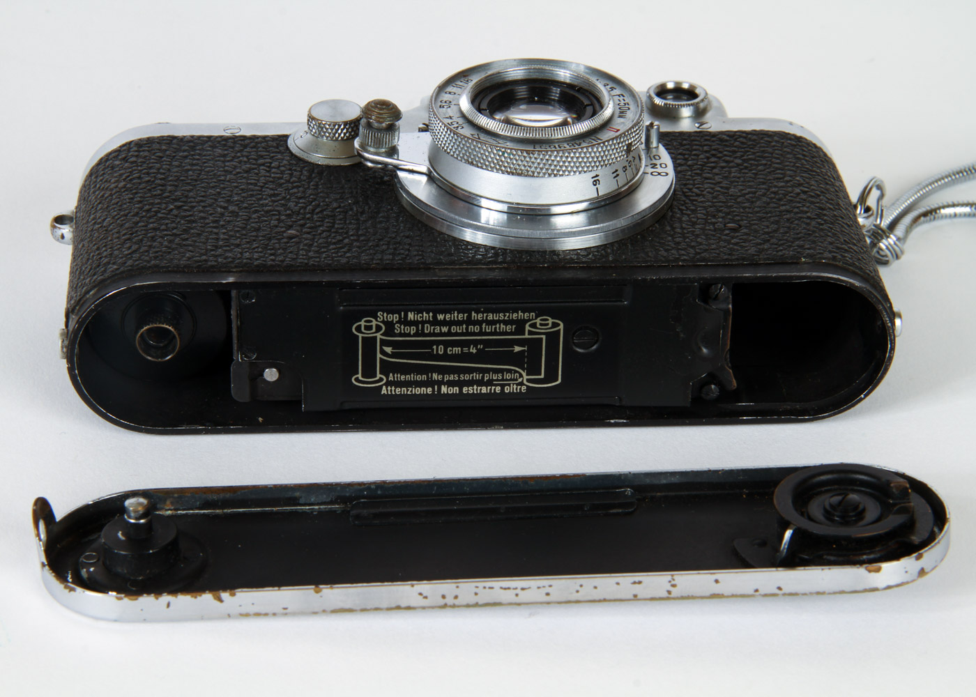 Vintage Leica D.R.P. Ernst Leitz Wezlar Camera and a Pair of Manuals