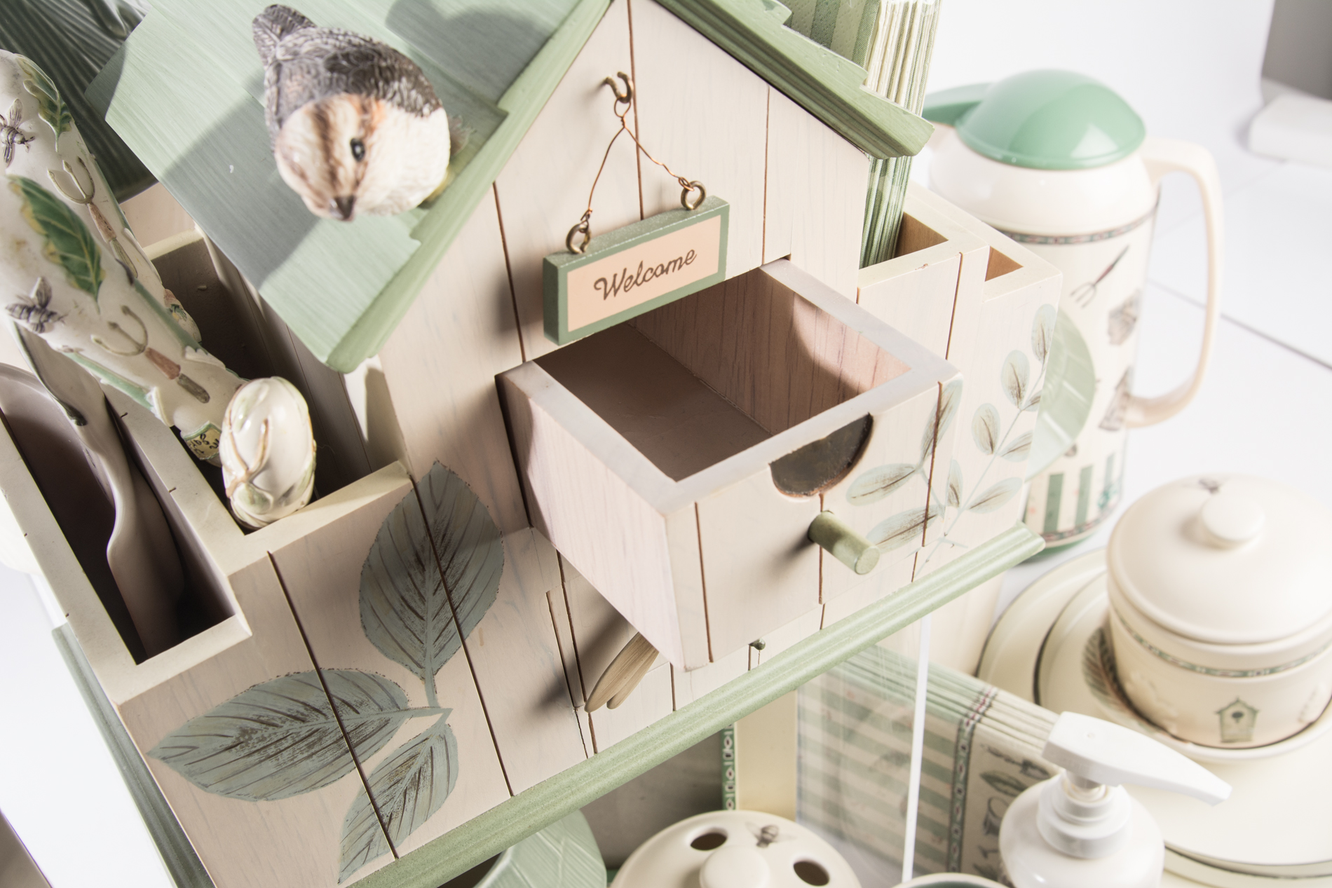 Pfaltzgraff "Naturewood" Tableware and Decor