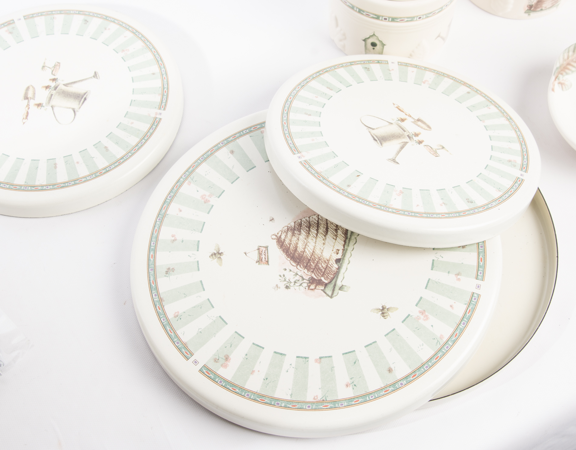 Pfaltzgraff "Naturewood" Tableware and Decor