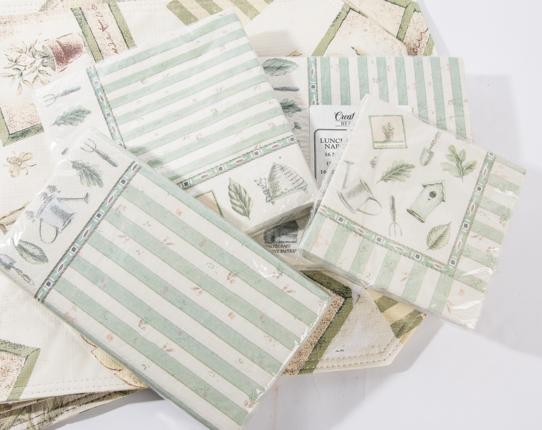 Pfaltzgraff "Naturewood" Tableware and Decor