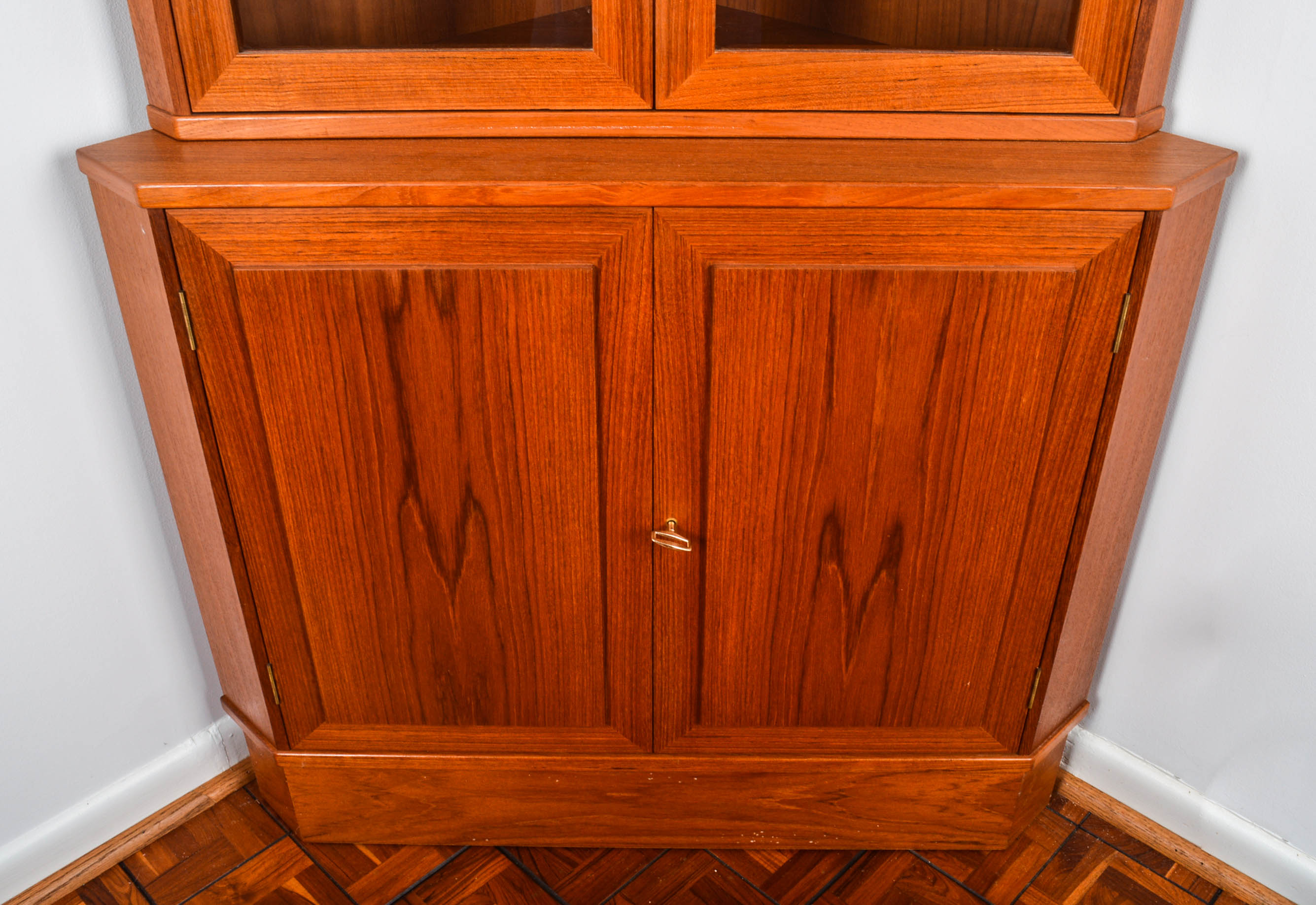 Vinde Møbelfabrik Danish Modern Teak Corner Curio Cabinet