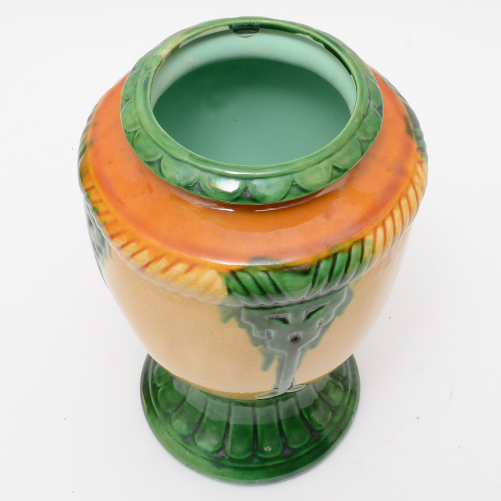 "Victorian Classics" English Collection Plates with Urn