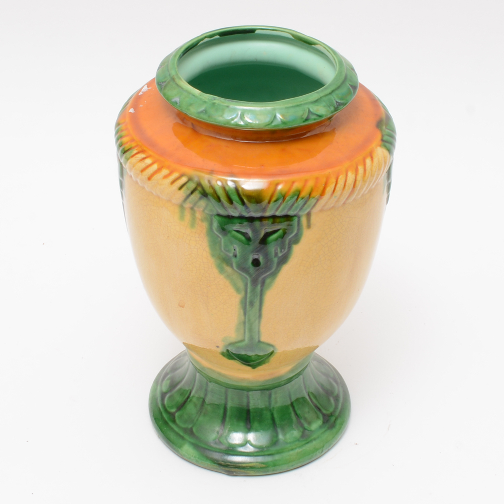 "Victorian Classics" English Collection Plates with Urn