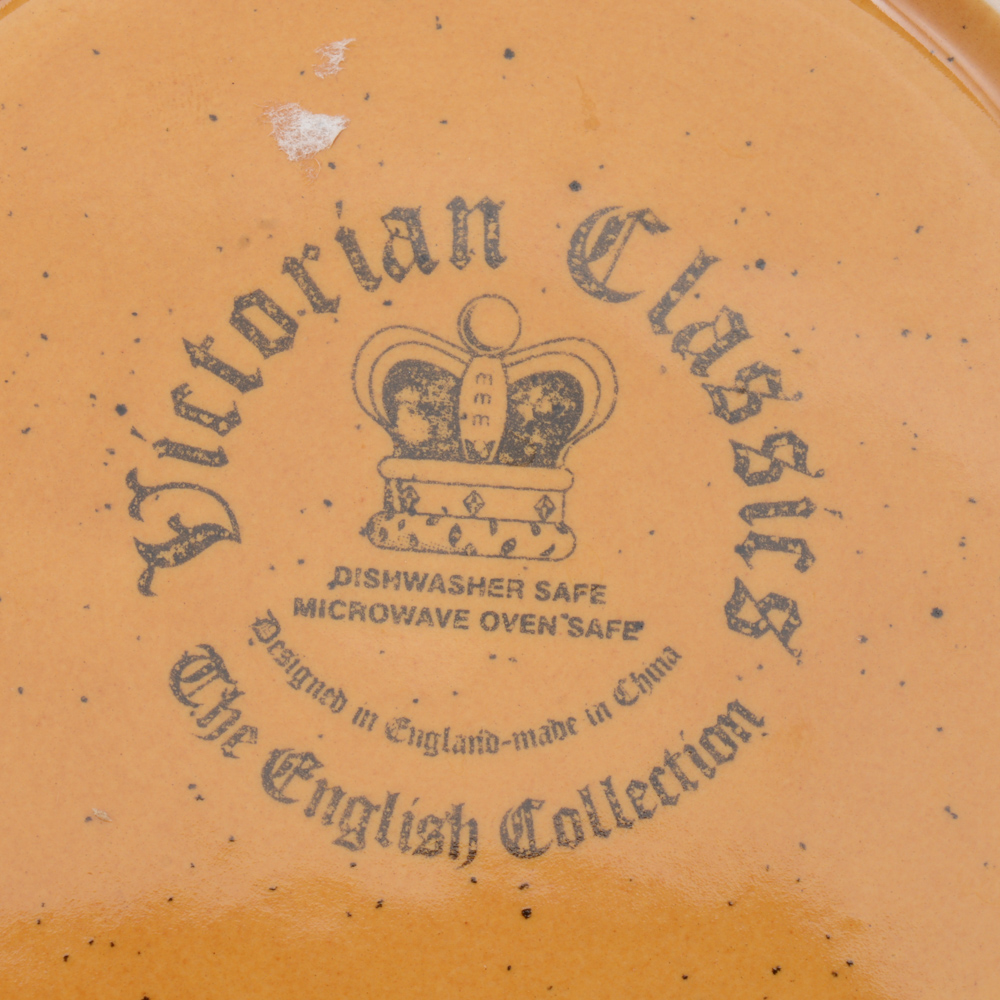 "Victorian Classics" English Collection Plates with Urn