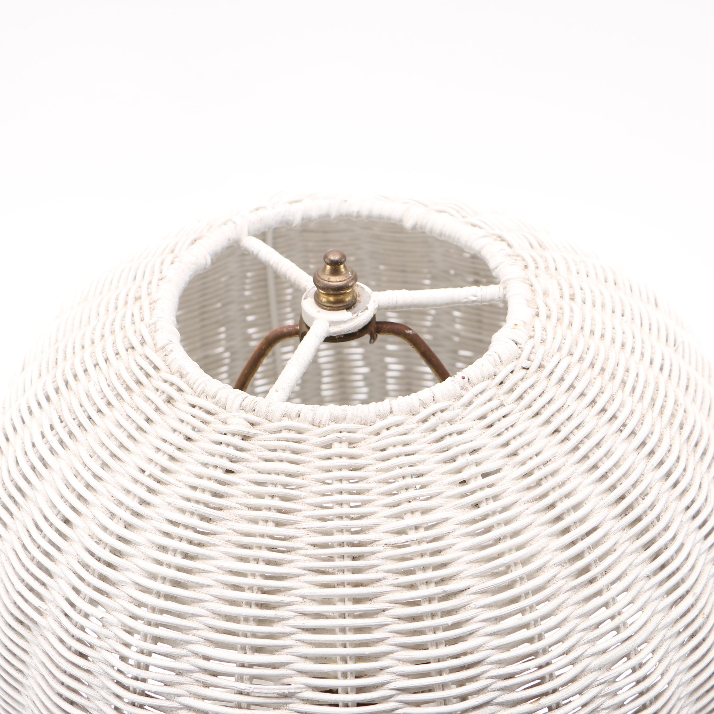 White Wicker Table Lamp