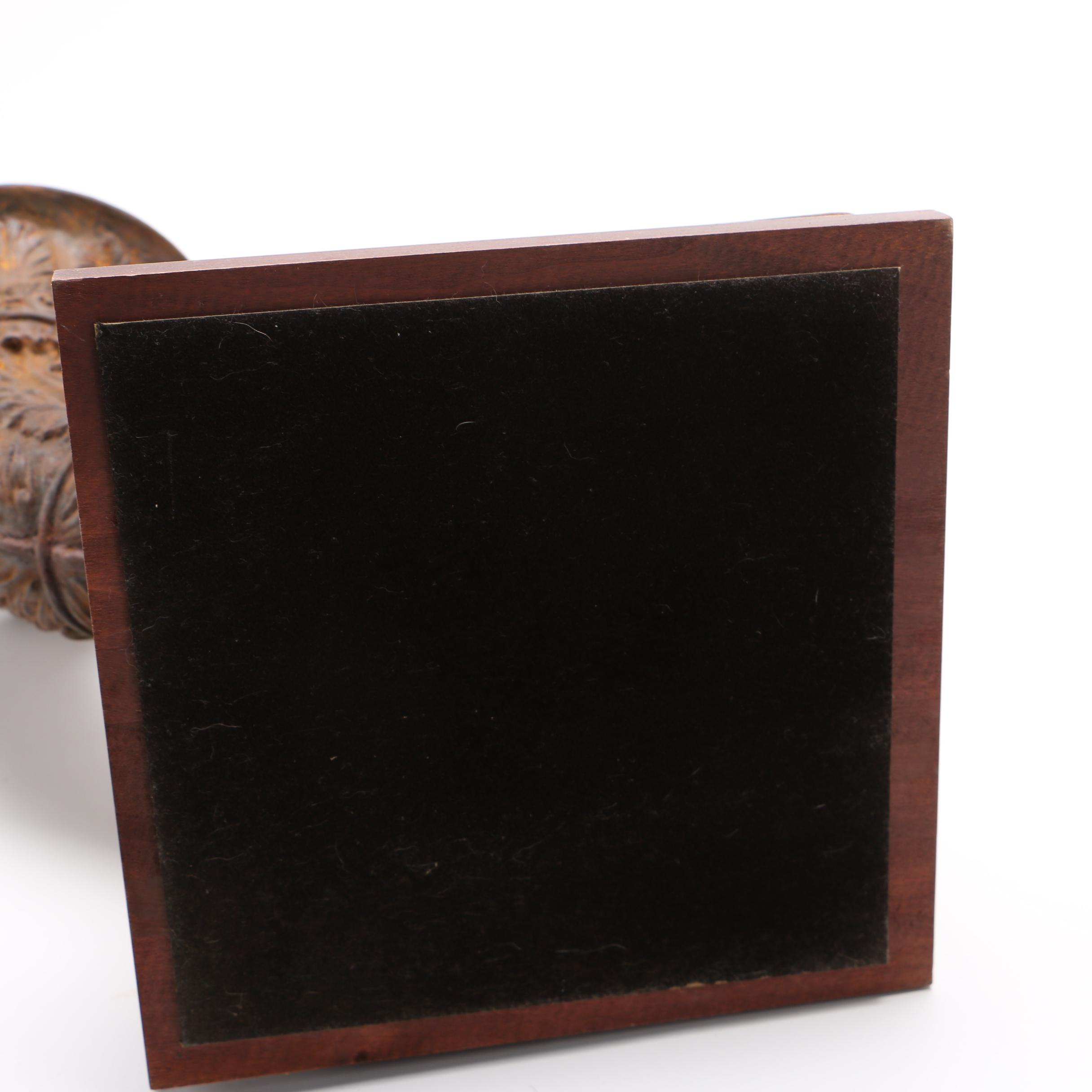 Wooden Hunting Horn Table Lamp