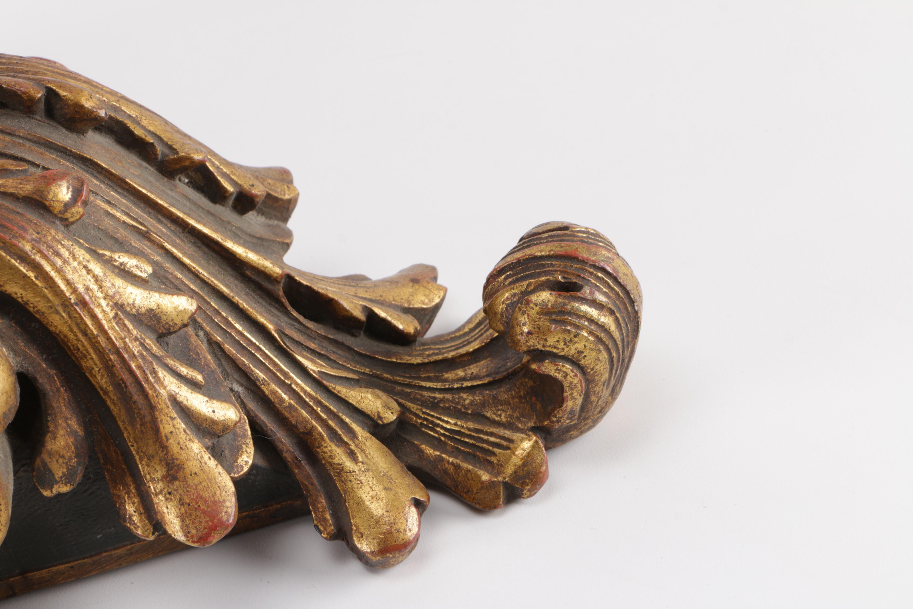 Wall Shelf and Planter Including Decoline