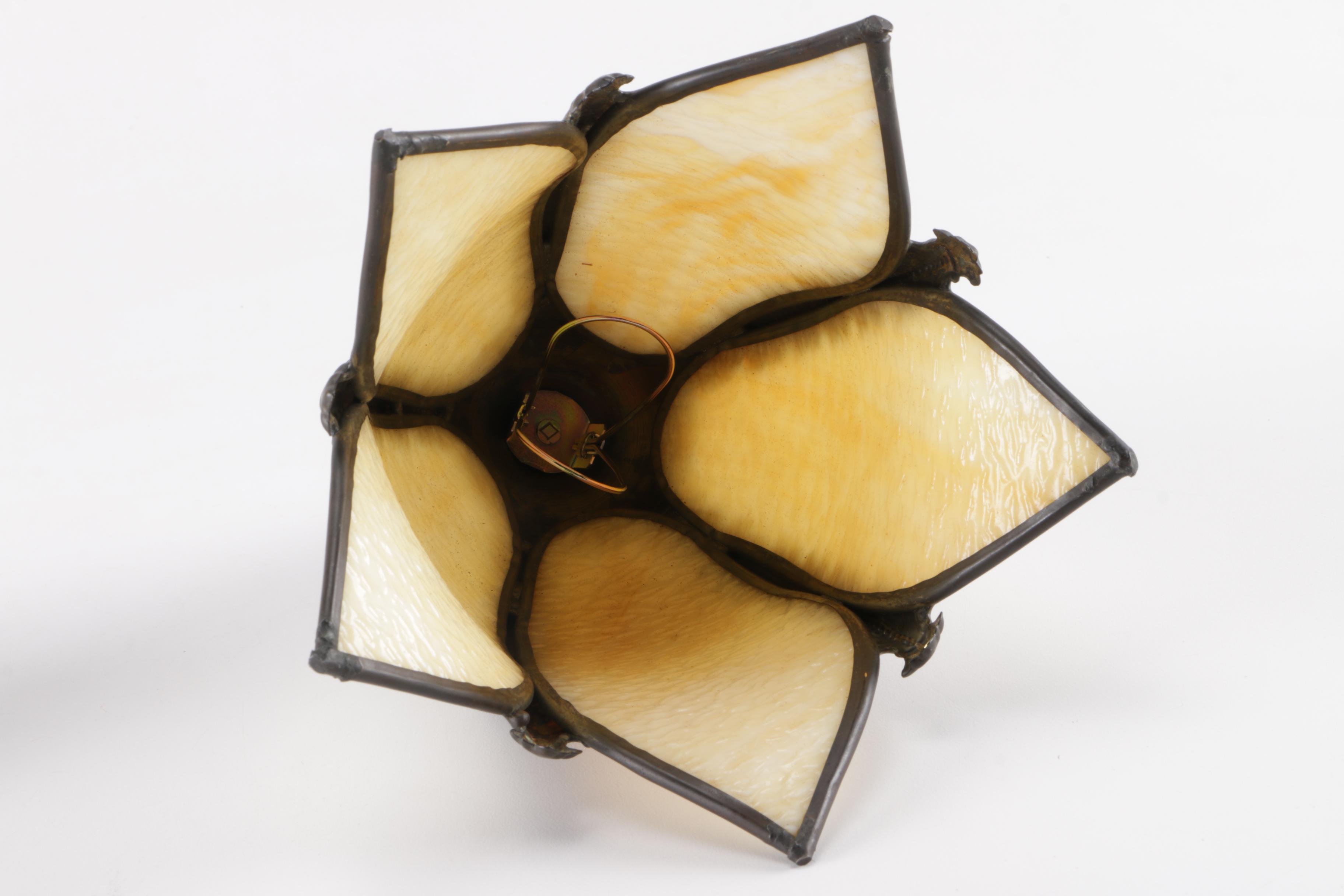 Tulip Style and Agate Lamp