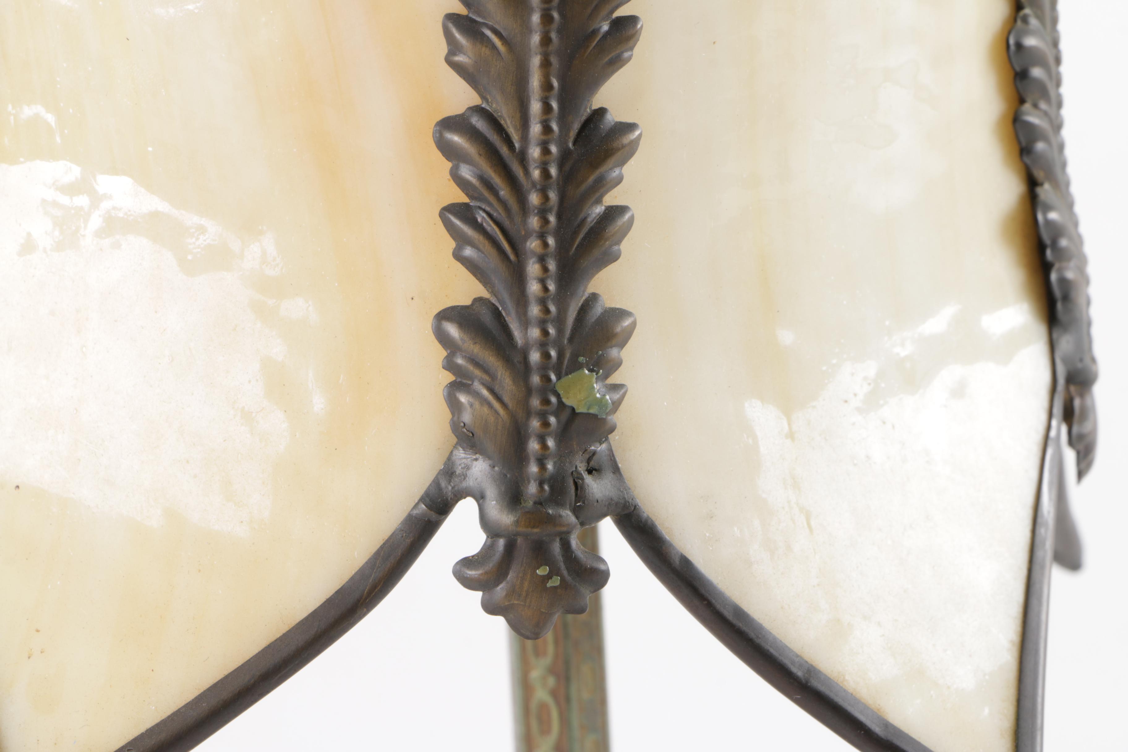 Tulip Style and Agate Lamp