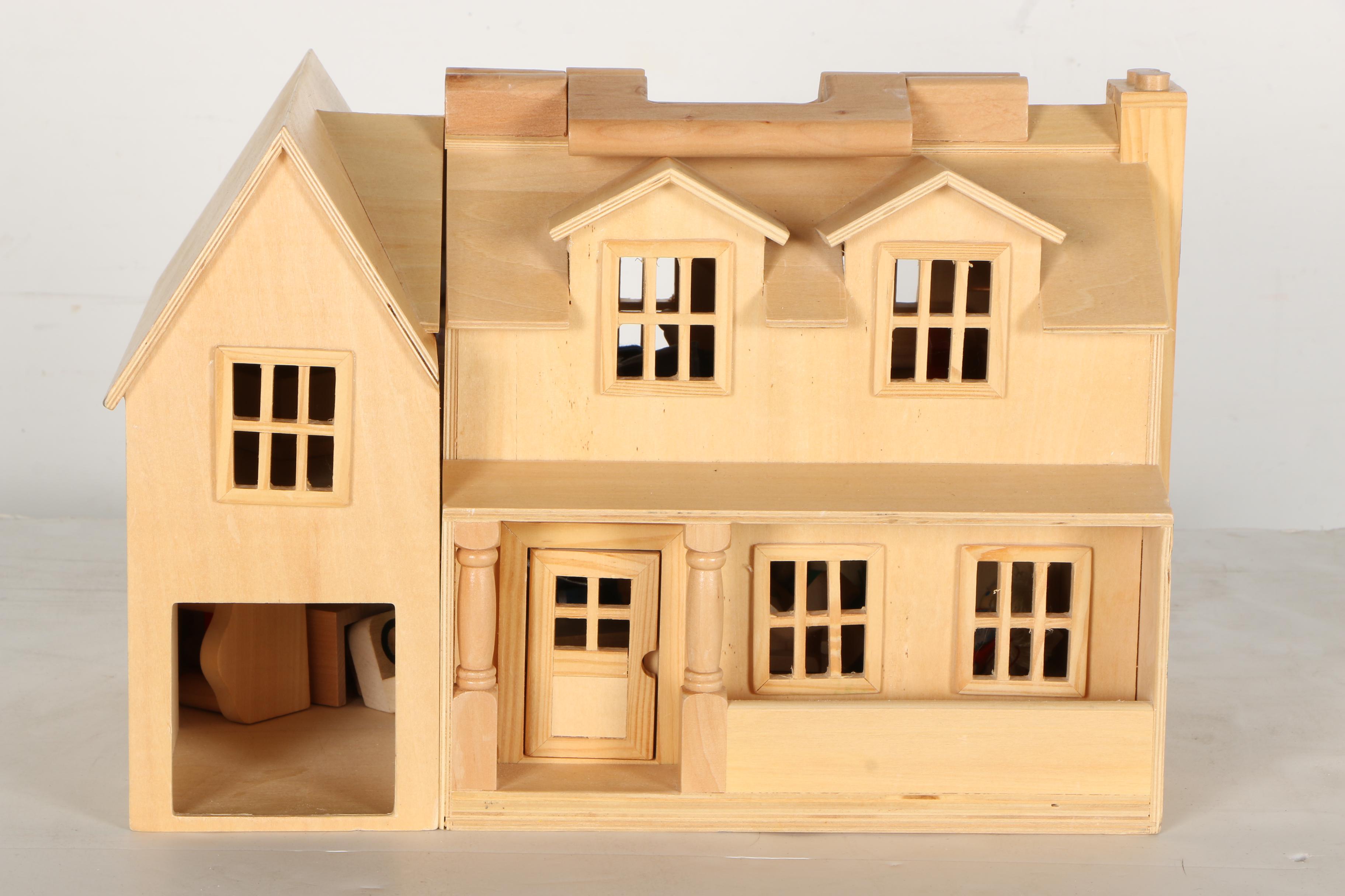 Melissa & Doug Fold & Go Dollhouse